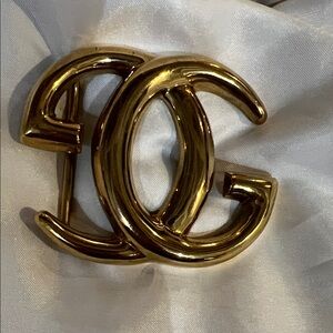 GUCCI Vintage metal GG monogram belt buckle